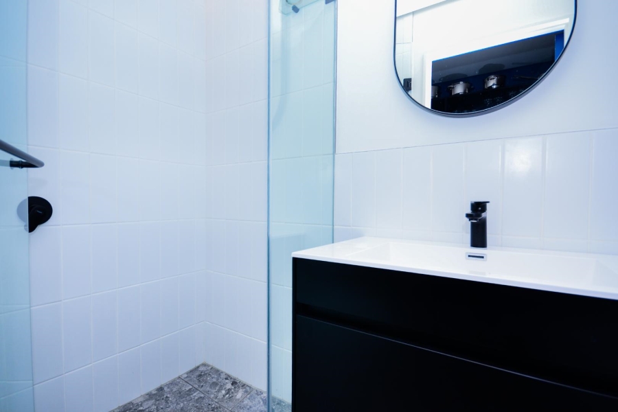 To Let 1 Bedroom Property for Rent in Sea Point Western Cape